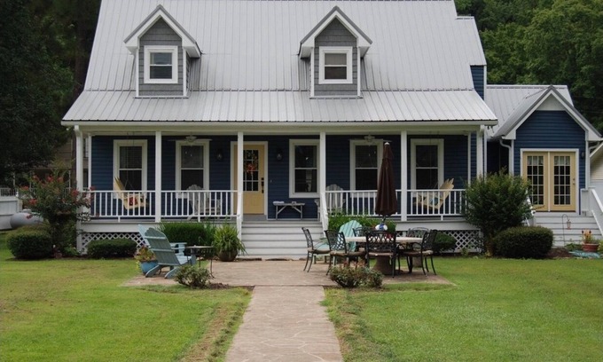 Florence House | Amazing Lake house with a great yard and boathouse with a party deck.