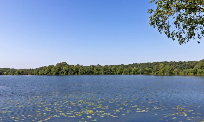 Zimmerman Cabin | Amazing Lakefront Cabin Close to Downtown Mpls!