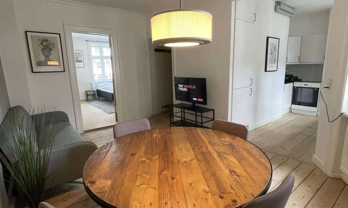 Copenhagen City Centre Apartment | Amazing Lakeside 2BR Apartment