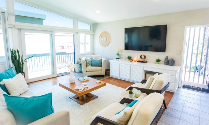 The Strand House | Amazing location! Unique Oceanfront Beach House