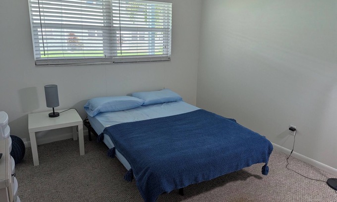 St. Petersburg - Clearwater Apartment | Amazing move in ready condo just 10 minutes from the beach. 65 plus community.