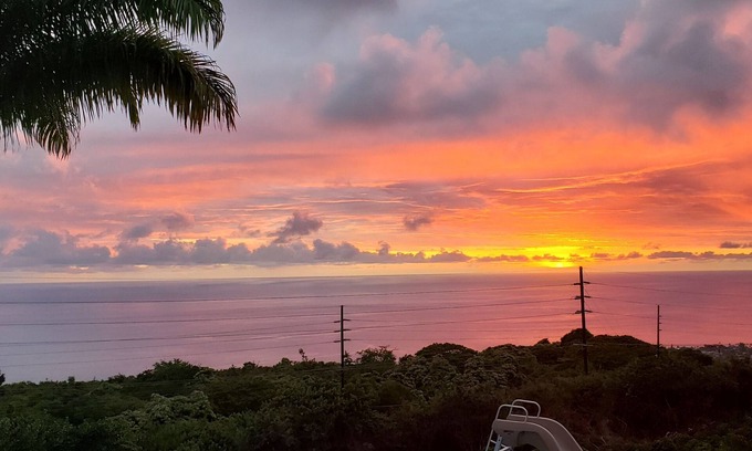 Kahaluu-Keauhou Cottage | Amazing Ocean Views Private Pool and Spa