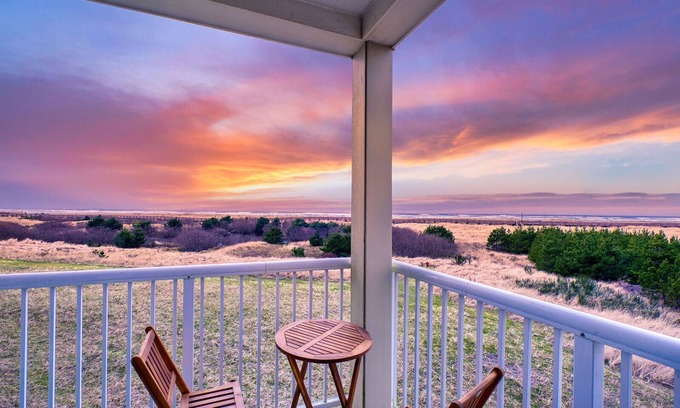 Long Beach Condo | AMAZING Ocean Views, Pets OK, Elevator, In Town, FAST WiFi (VHaven)