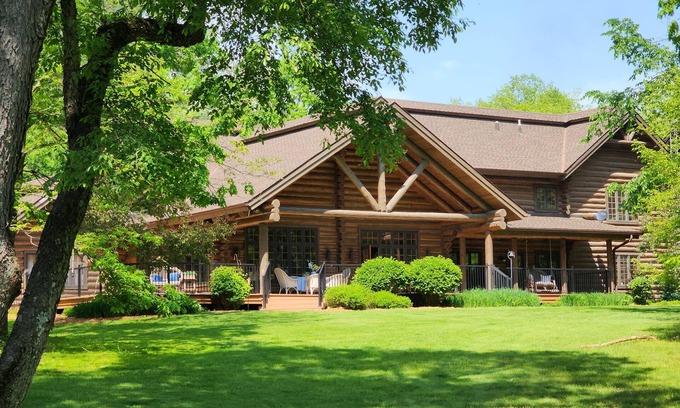 Holcomb Resort | Amazing Retreat Property: Massive Luxury Lodge - Ensuite & Rustic Cabins for 80+