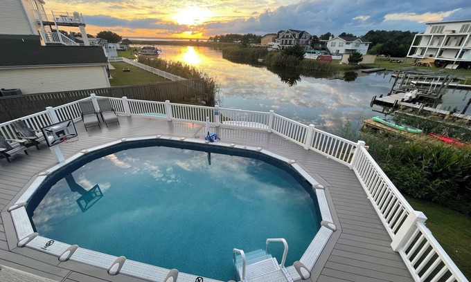 Sandbridge House | Amazing Sunset Bay Views, Movie Theater Game Room, Sports Pool, Kayaks & SUP