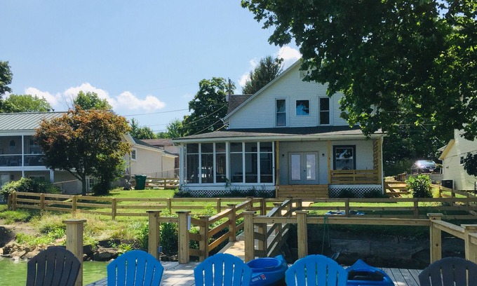 Millersport House | Amazing Sunset Views, Summer Lakefront Getaway