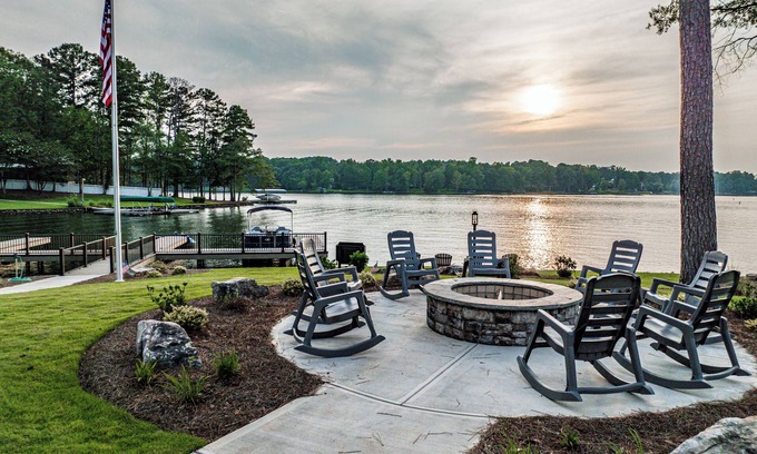 Lake Oconee Cottage | Amazing Sunsets at the Gorgeous Anchor Cottage at Cottage Cove!