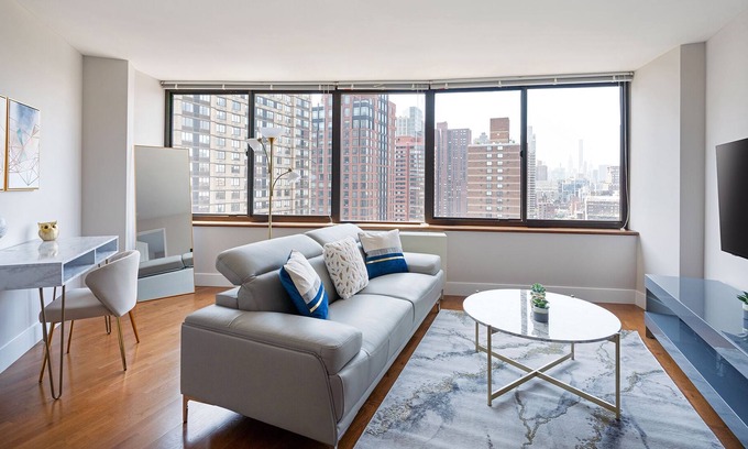 East Harlem House | Amazing UES Luxury 2 Bed w/Gym, Pool,Laundry #6161
