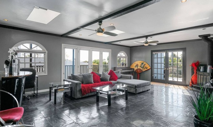 View Park-Windsor Hills House | Amazing views & large patio, central LA location