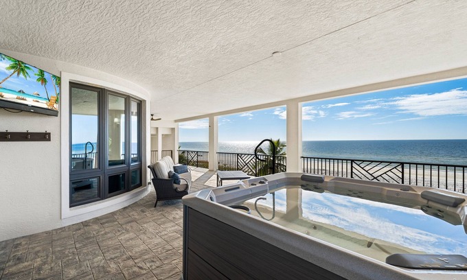 Fort Myers Beach House | Amazing Views, Heed Pool & Hot Tub - Beach Breeze - Roelens