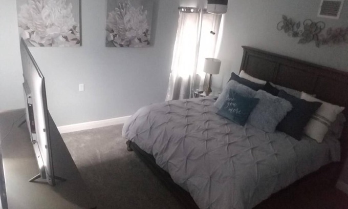 Riverside Terrace House | amazingly comfortable 3 story home