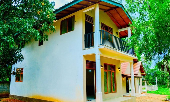 Nuwaragam Palatha East House | Ambawatta Homestay