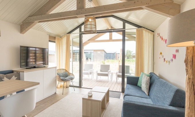 Hollum Apartment | Ameland Lodge w/Veranda