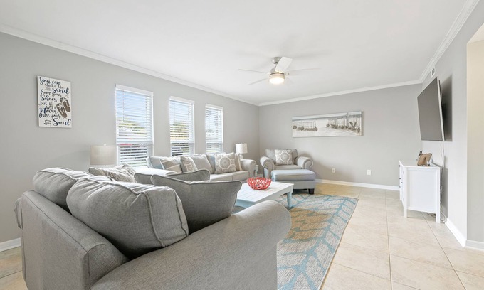 Fernandina Beach Condo | Amelia Island Condo 3bd/2.5ba-Close to beach, pool & Main Beach. Family friendly