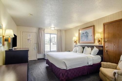 Fort Collins Hotel | Americas Best Value Inn & Suites Ft Collins E at I-25