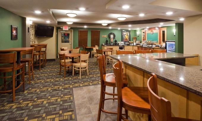 Hawley Hotel | AmericInn by Wyndham Hawley