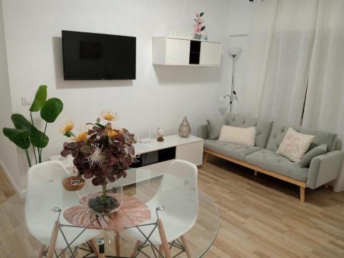 Ciudad Jardin Apartment | Amor, emoción y más, Auténtico apartamento céntrico climatizado,con wifi, cercano a la catedral y estaciones
