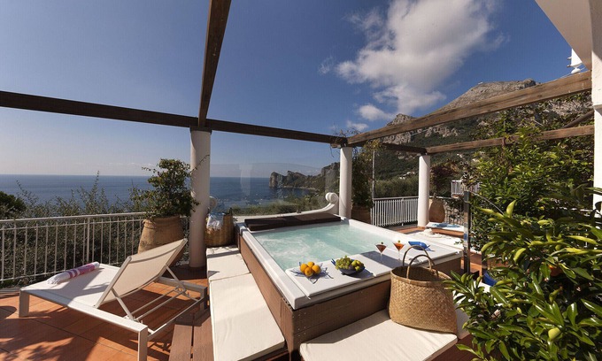 Marina del Cantone Villa | AMORE RENTALS -Villa Giove with Private Swimming Pool, Sea View, Jacuzzi and Breakfast, Near the Sea
