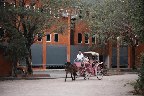 Amphawa House | Amphawa Horse Farm Resort