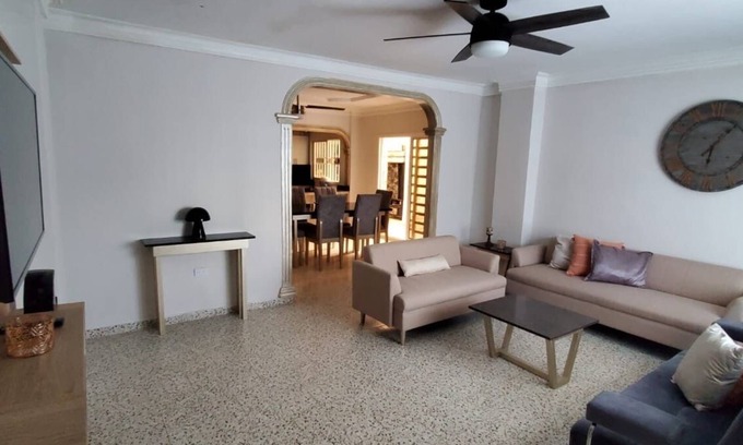 Barranquilla House | Ample 3-bedroom house with AC, WiFi in delightful Barranquilla