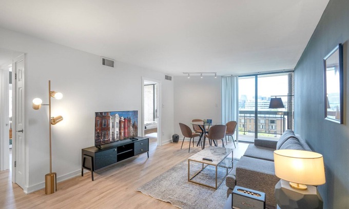 Foggy Bottom Apartment | Ample Foggy Bottom 2BR w/ W/D + Gym near shopping + metro by Blueground