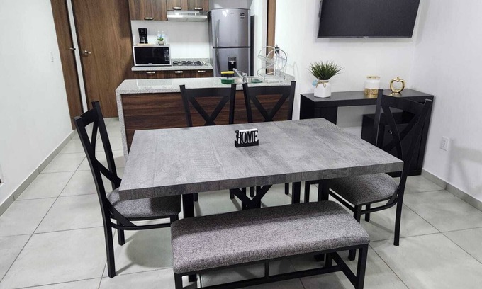 San Juan de Dios Apartment | Amplio depa con alberca, gym, terraza y seguridad.