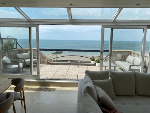 Westende Apartment | Amuzee