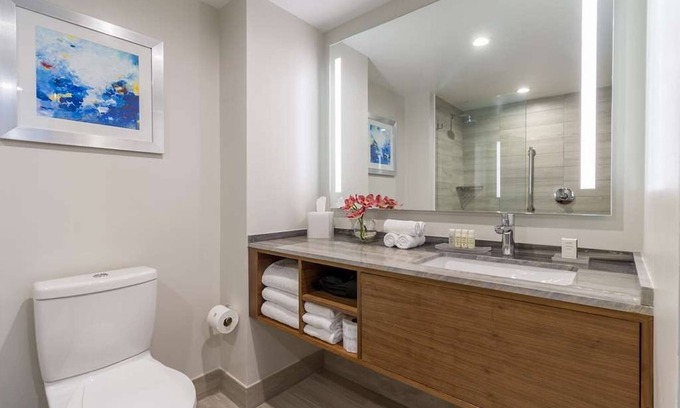 Central Beach Resort | An Adventure Awaits! 2 Relaxing Units, Outdoor Pool, Direct Beach Access!