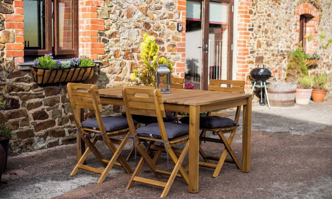 Broadwoodkelly House | An Old Granary, Sleeps 4 - Private Hot Tub, Rural