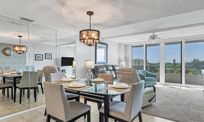 Siesta Key Condo | Anchorage Resort Siesta Key 6th Floor 2 bedroom Condo Beach Access 0890