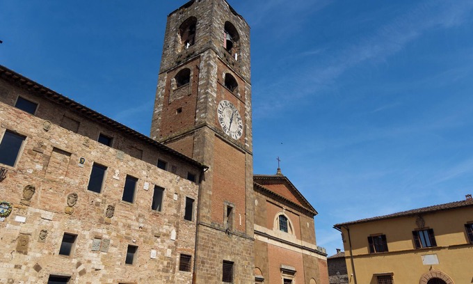 Colle di Val d'Elsa Apartment | Ancient App. Immersed in History