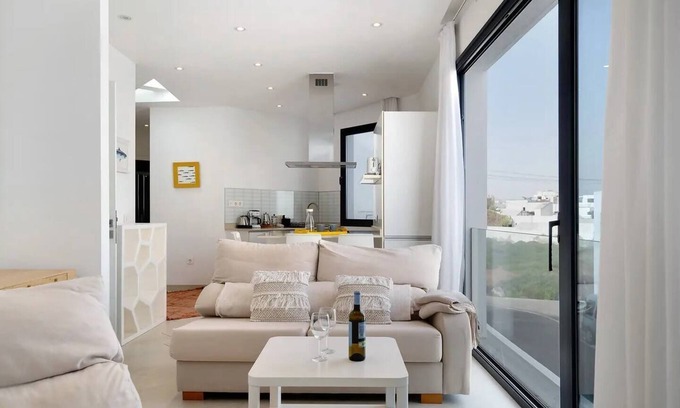 Arrieta Apartment | ANCLADA ALTA HOUSE in Playa de Arrieta
