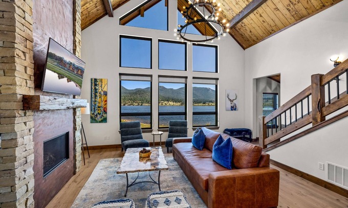 Estes Park Cabin | Anglers Paradise - Located on Lake Estes, Fireplace, Two Large Patios, and Private Jacuzzi