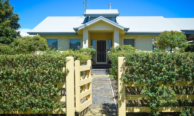 Flinders House | Anker - Flinders Village family home