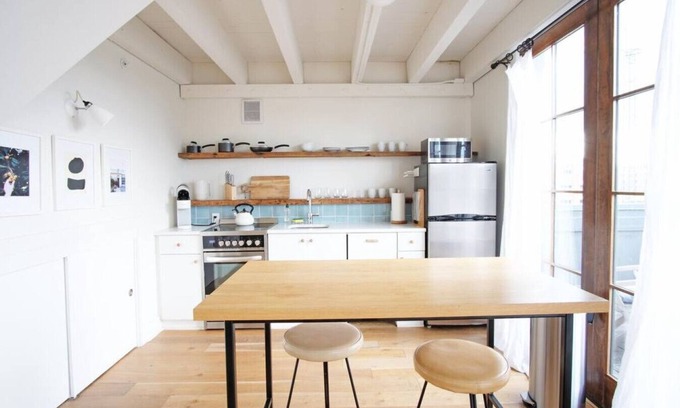 Yamacraw Village Apartment | Annabelle 4B - Bright Loft With a Patio in Downtown Savannah