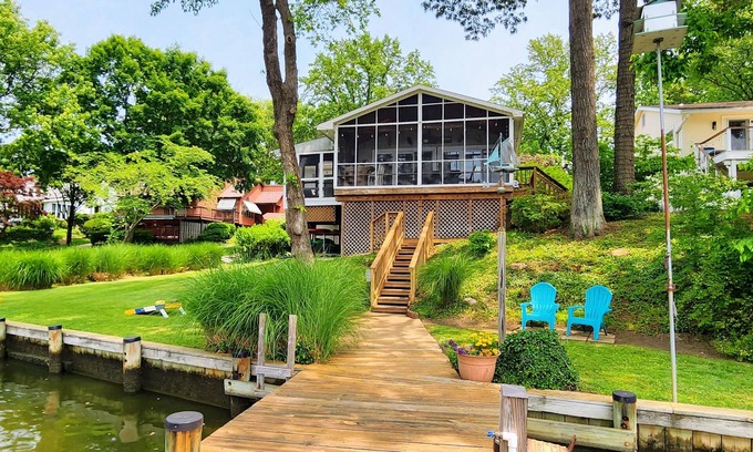 Annapolis House | Annapolis waterfront with kayaks, private pier, 5.5 miles to downtown Annapolisn