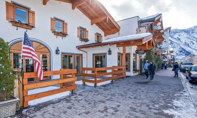 Leavenworth Condo | Annapurna-Perfect Condo *Walk to Village*Fireplace*Festhalle Section