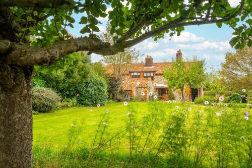 Sharrington House | Annie's Cottage - Big Skies Holiday Cottages