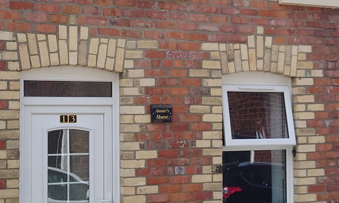 Londonderry House | Annie's house a Modern 1 bed House in Derry City