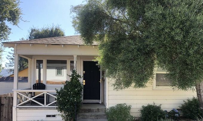 Fetters Hot Springs-Agua Caliente Cottage | Annie's Sonoma Cottage w/Hot Tub ~ Pets Welcome!