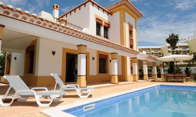Gale Villa | Annual Let,3Bedroom,Beach,PrivatePool,CentralHeating,Garden,SolarWater