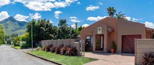 George House | Antiqua Cottage