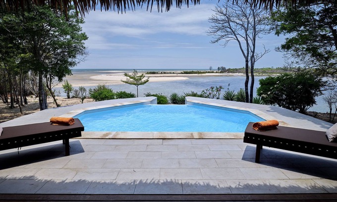 Mahajanga Cabin | Antsanitia Resort