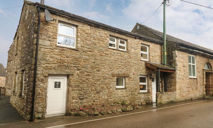 Bainbridge Cottage | ANVIL BARN, pet friendly, character holiday cottage in Bainbridge