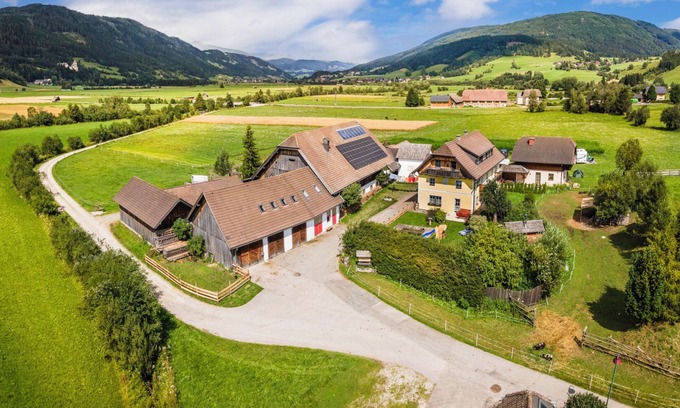 Sankt Margarethen im Lungau Apartment | Apartment 'Omas Stüberl' with Mountain View and Wi-Fi