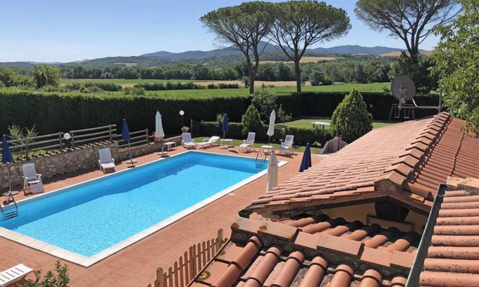Montecatini Val di Cecina Apartment | Apartment '2' with Shared Pool, Wi-Fi and Air Conditioning