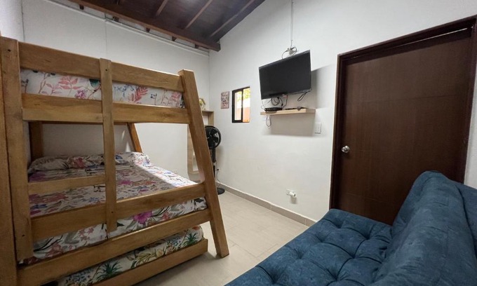 Suramericana Apartment | APARTAMENTO AMOBLADO SECTOR LAURELES-ESTADIO hasta 6 personas - Praga