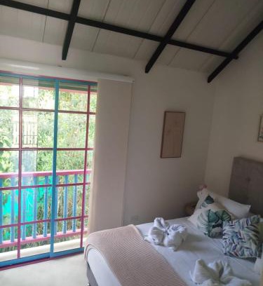 Guatape Apartment | Apartamento amplio cerca al parque Guatape - Pajaros