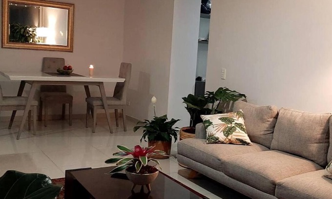 Sabaneta House | Apartamento compartido con anfitrión, habitación con o sin baño privado y vistas preciosas de la ciudad