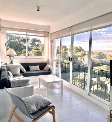 Pals Apartment | Apartamento con piscina y vistas al mar